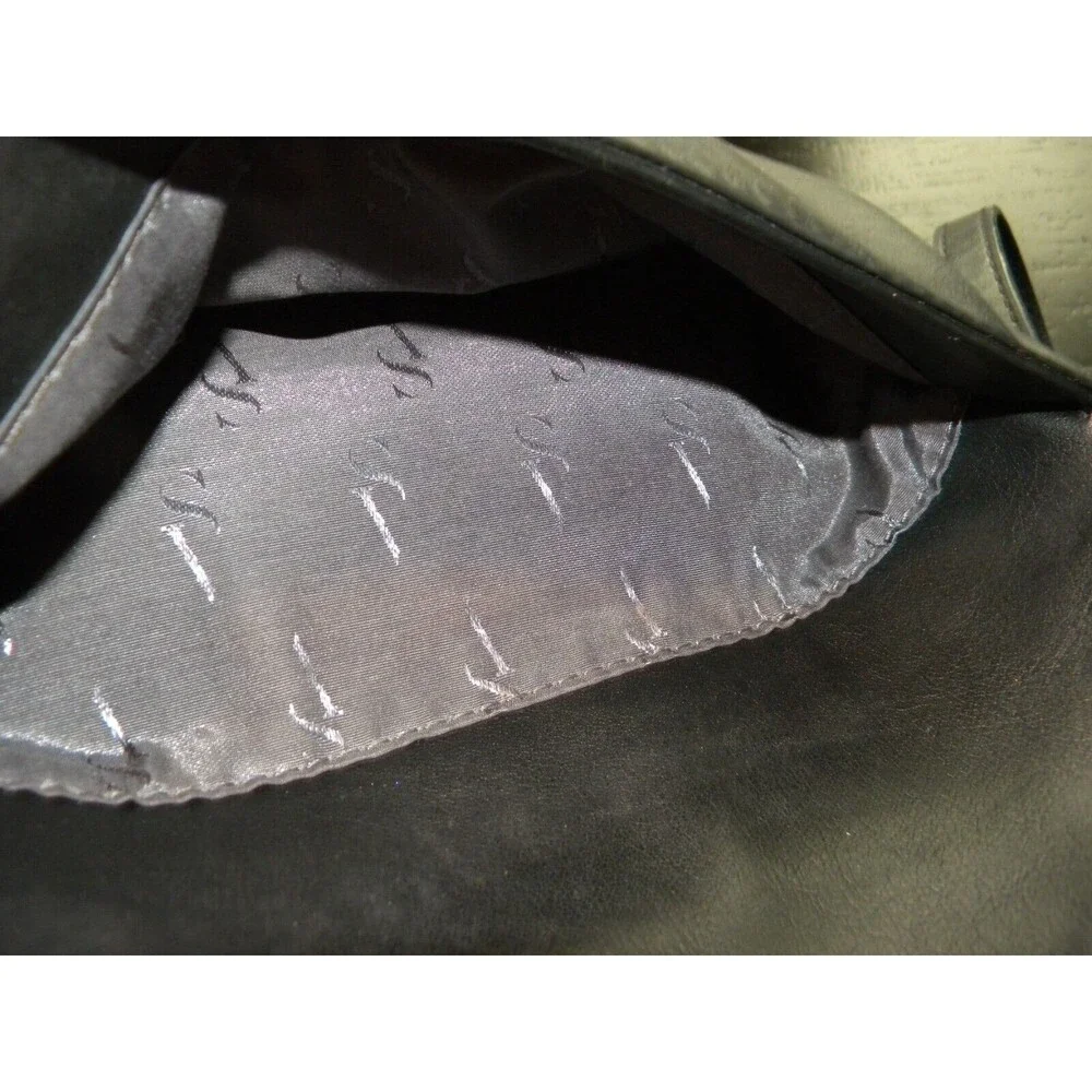 Simply Vera Remsen Crossbody Bag - Picture 4 of 11